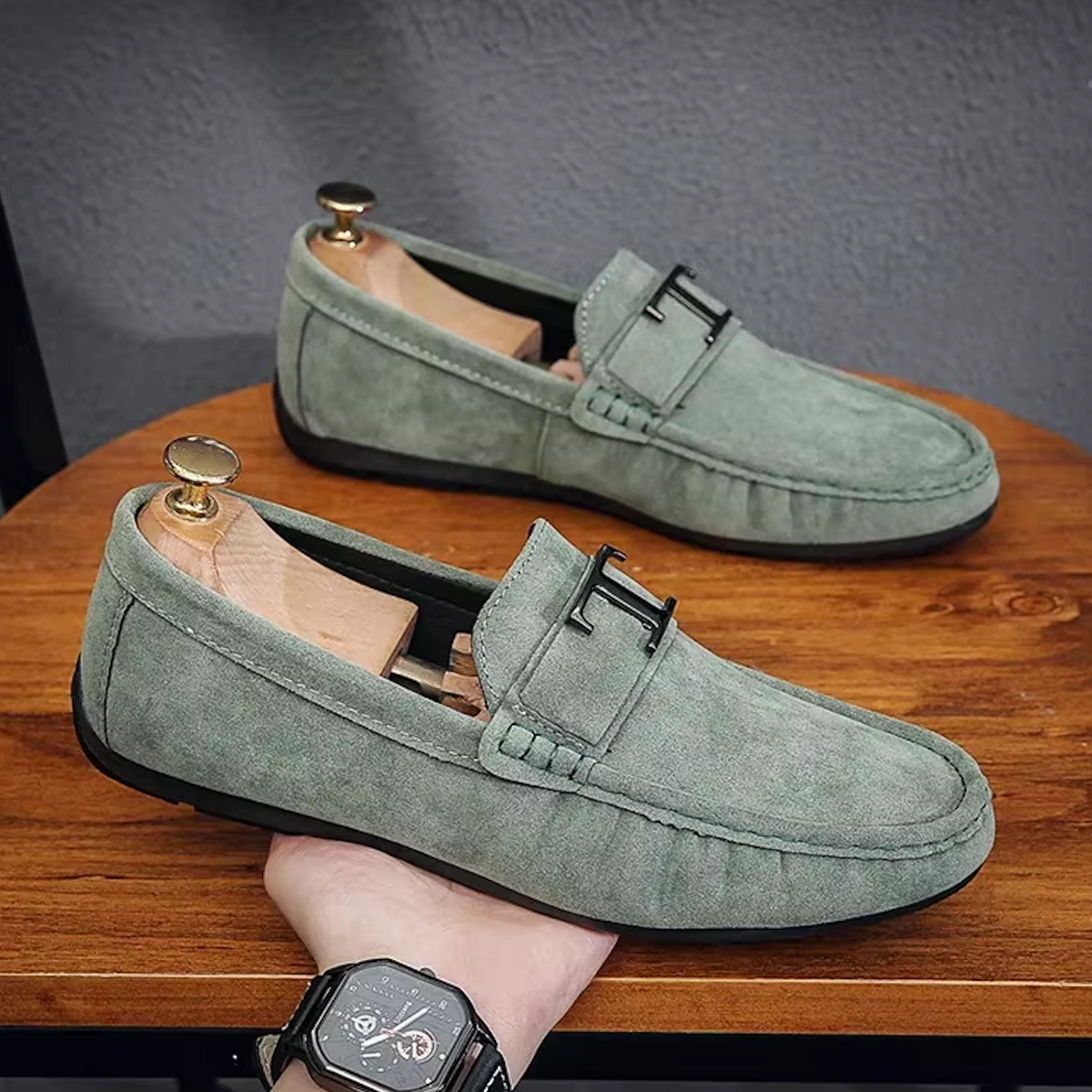 Mocassini uomo eleganti effetto camoscio con dettaglio metallico NOVAZZERA – foto 18